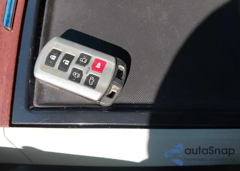 2012 Toyota Sienna Xle V6 8 Passenger from USA, damaged, VIN 5TDYK3DC2CS224181